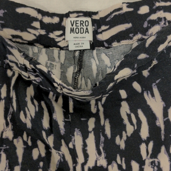 Vero Moda pleated loose pants - Picture 2 of 3